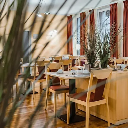 Am Marschiertor 3* آخن