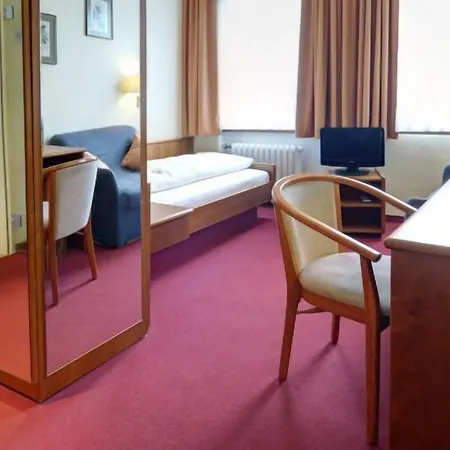 Am Marschiertor فندق آخن