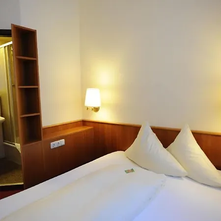 فندق Am Marschiertor 3*